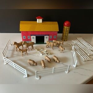 Red Barn Farm Animal Playset - vintage